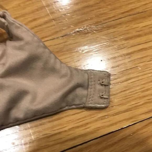 𝅺VICTORIA’S secrets perfect shape bra size 32 D. - Picture 4 of 6